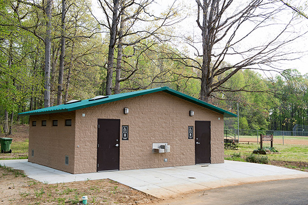 Foxhill Park / Comfort Station